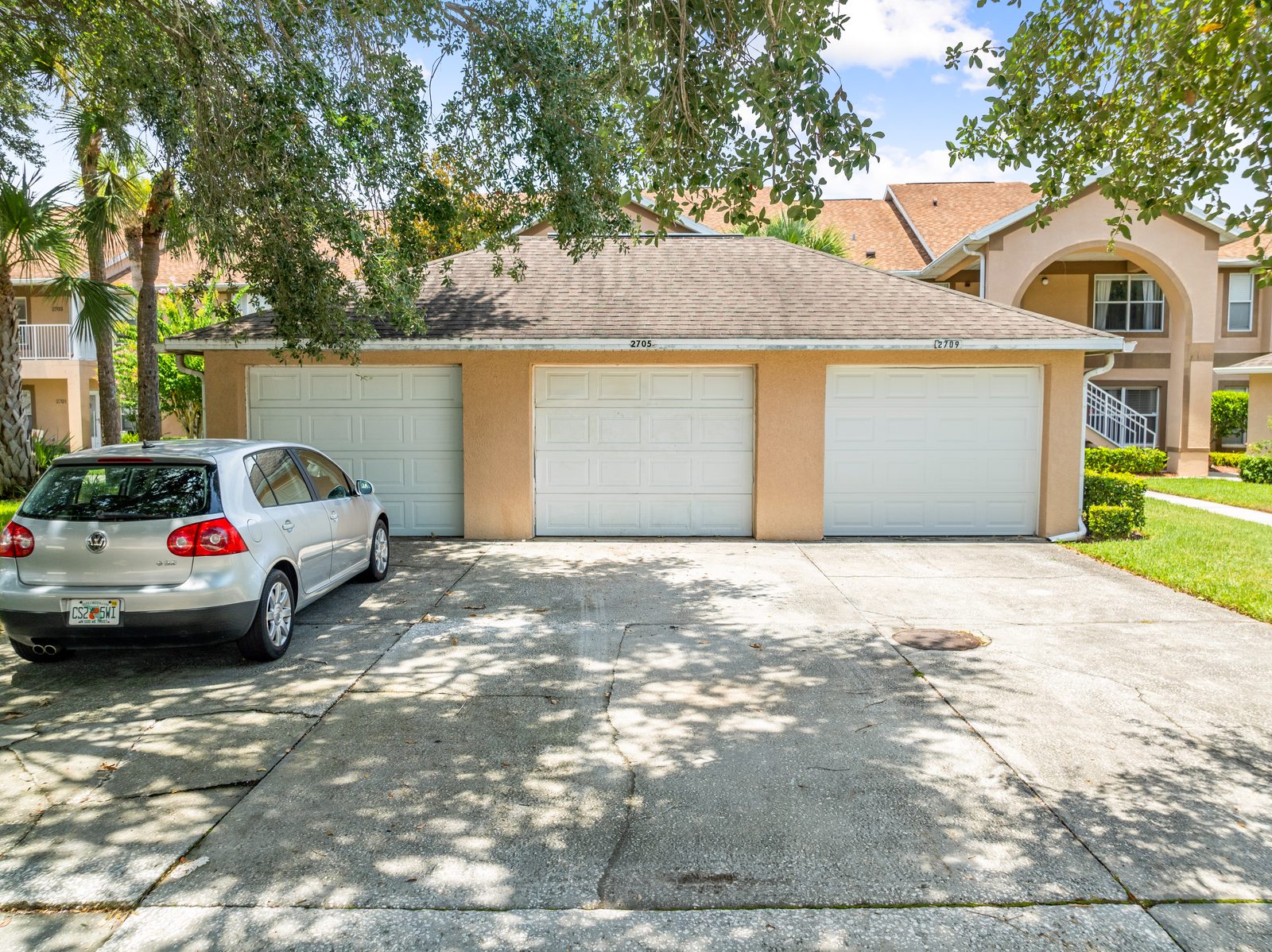 Detached one-car garage